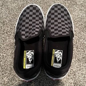 Men’s great and white checkered vans